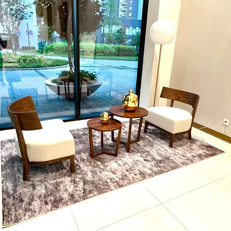 Bw Terrace Floor With River View & Self Check-in Appartamento