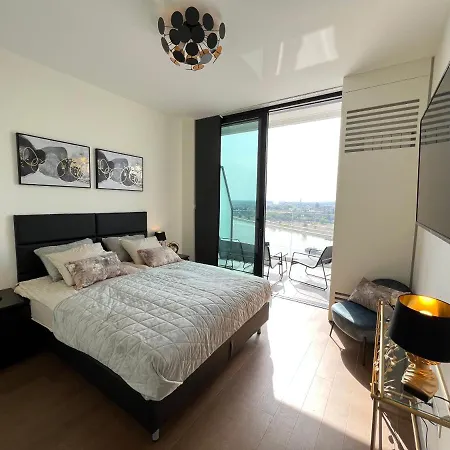 Bw Terrace Floor With River View & Self Check-in * Belgrado