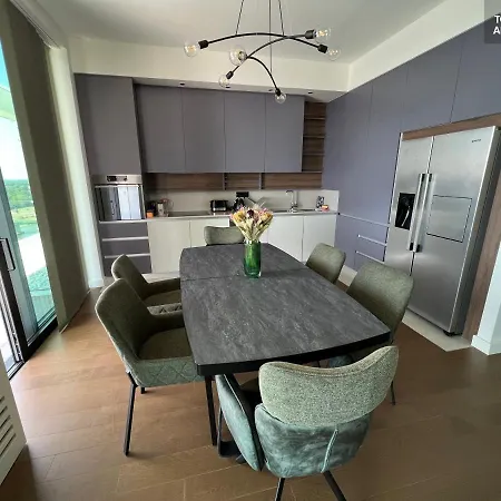 Bw Terrace Floor With River View & Self Check-in Apartment *